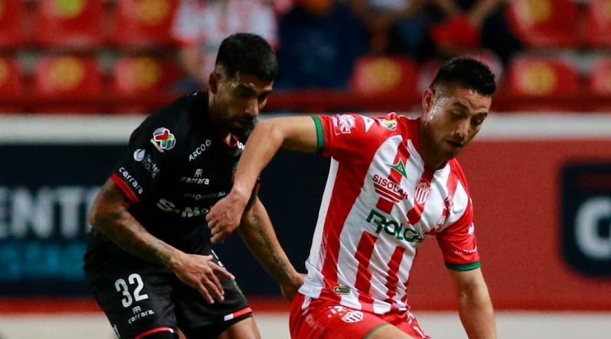 Juan Delgado y Bryan Carvallo ganaron el duelo de chilenos a Luis Pavez en México