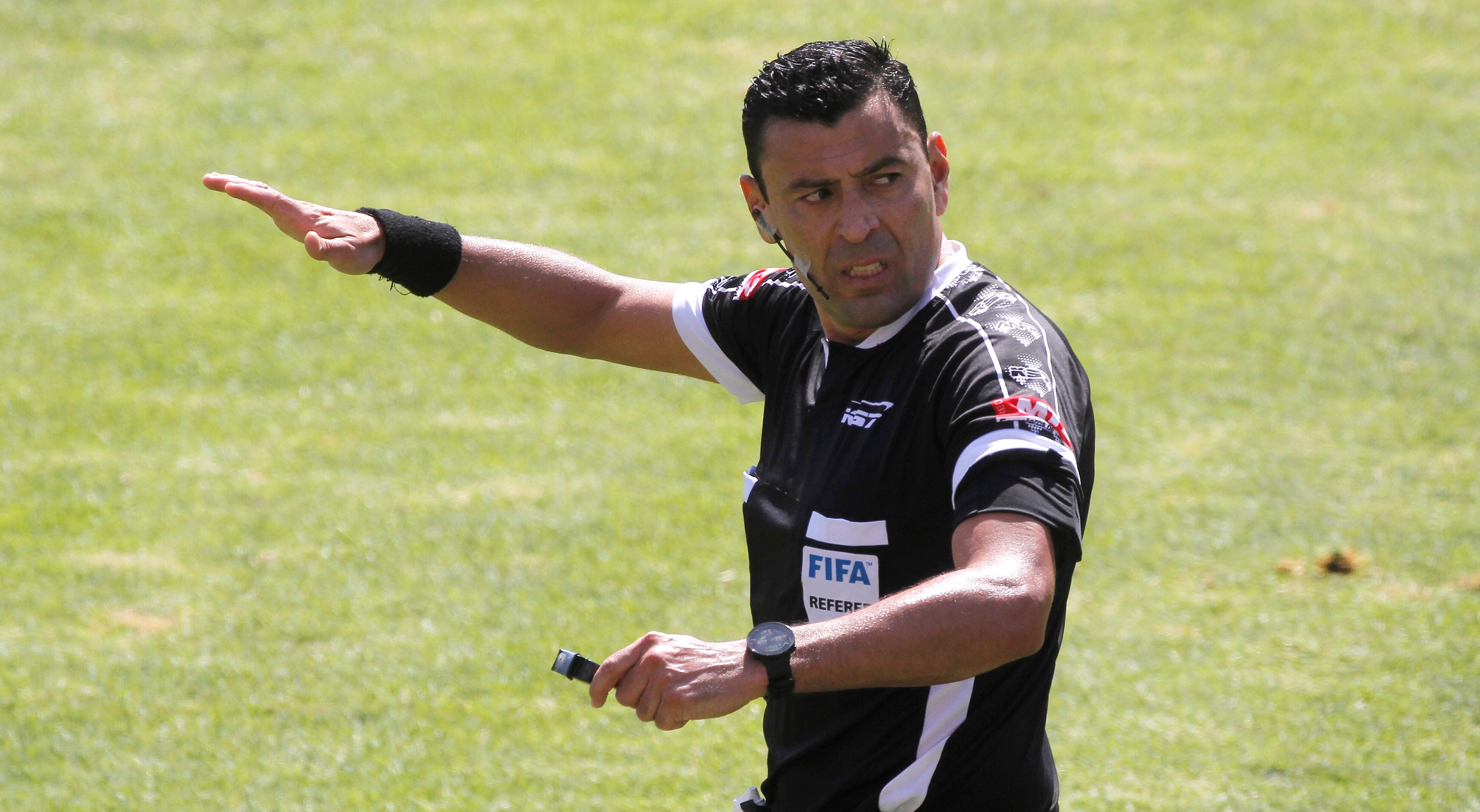 Roberto Tobar arbitrará el duelo entre la UC y Colo Colo por la Supercopa