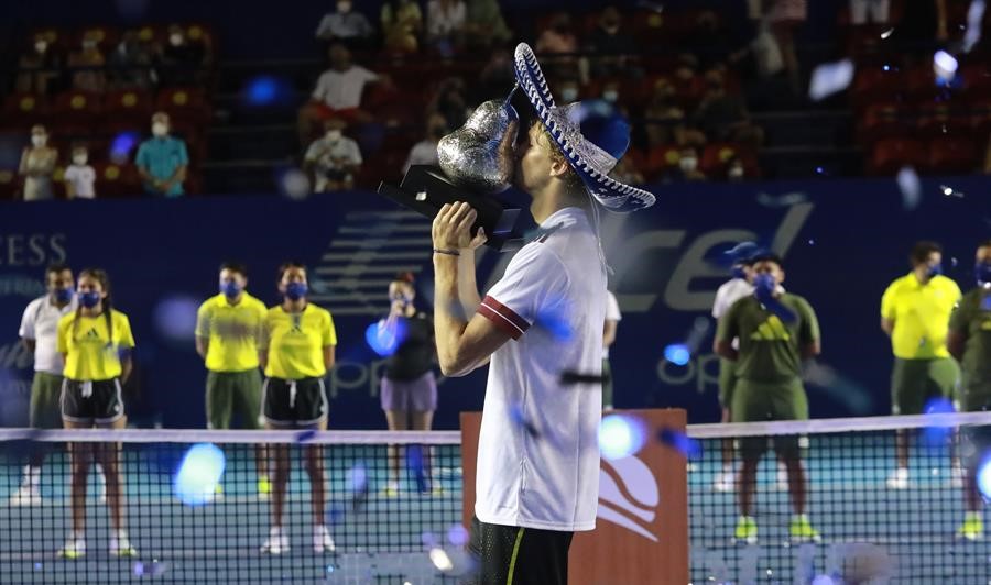 Alexander Zverev venció a Stefanos Titsipas en épico duelo y ganó el ATP de Acapulco