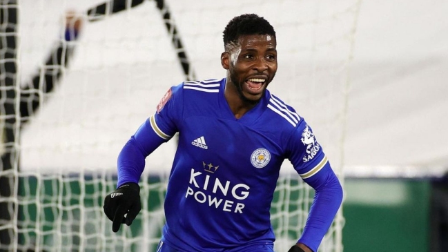 Leicester derrotó sin contratiempos a Manchester United y avanzó a semifinales de la FA Cup