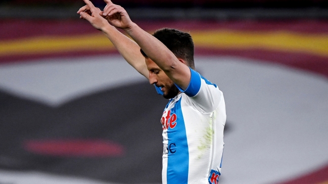 Napoli derribó a domicilio a AS Roma con doblete de Dries Mertens