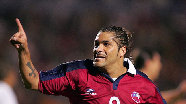 Reinaldo Navia: Muchos clubes ya no juegan con centrodelantero y eso influye para la selección