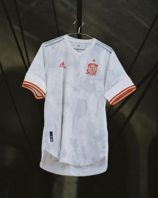 ¿Qué tal estos modelitos? Alemania, España, Suecia y Hungría presentaron sus nuevas camisetas