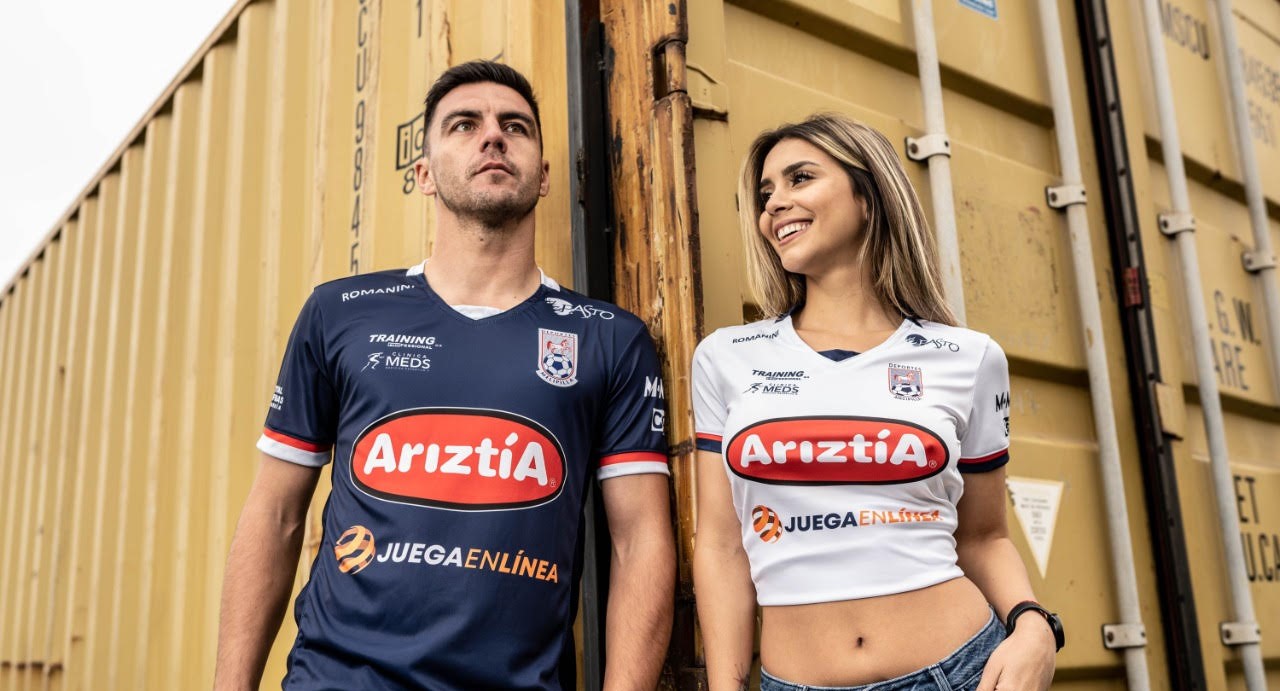 Deportes Melipilla lanzó su nueva camiseta para afrontar el Campeonato Nacional
