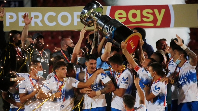 El editorial de Juvenal Olmos: La UC cambió el modelo de contratación en el fútbol chileno