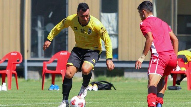 ¡De tiro libre! El golazo de Esteban Paredes en nuevo amistoso de Coquimbo