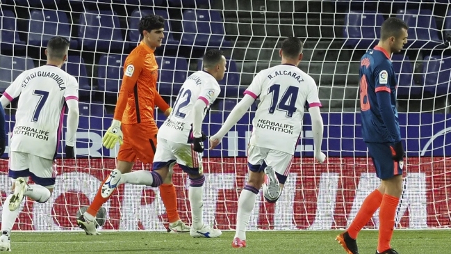 Club de Fabián Orellana reportó tres nuevos casos de coronavirus entre sus jugadores