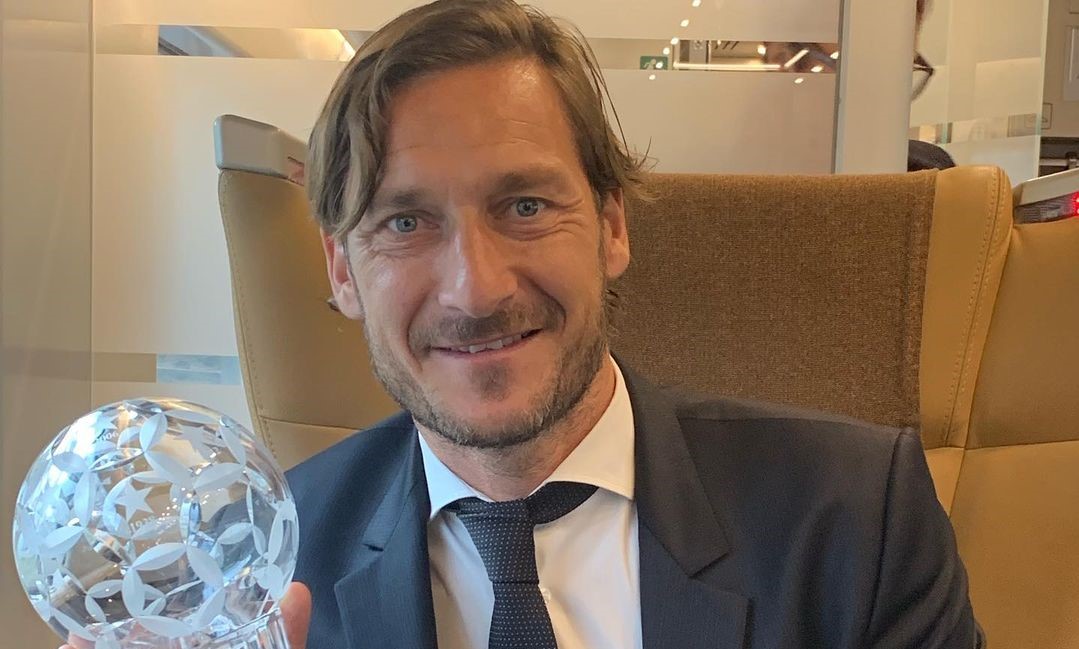 Francesco Totti recibió habilitación para ser representante de futbolistas