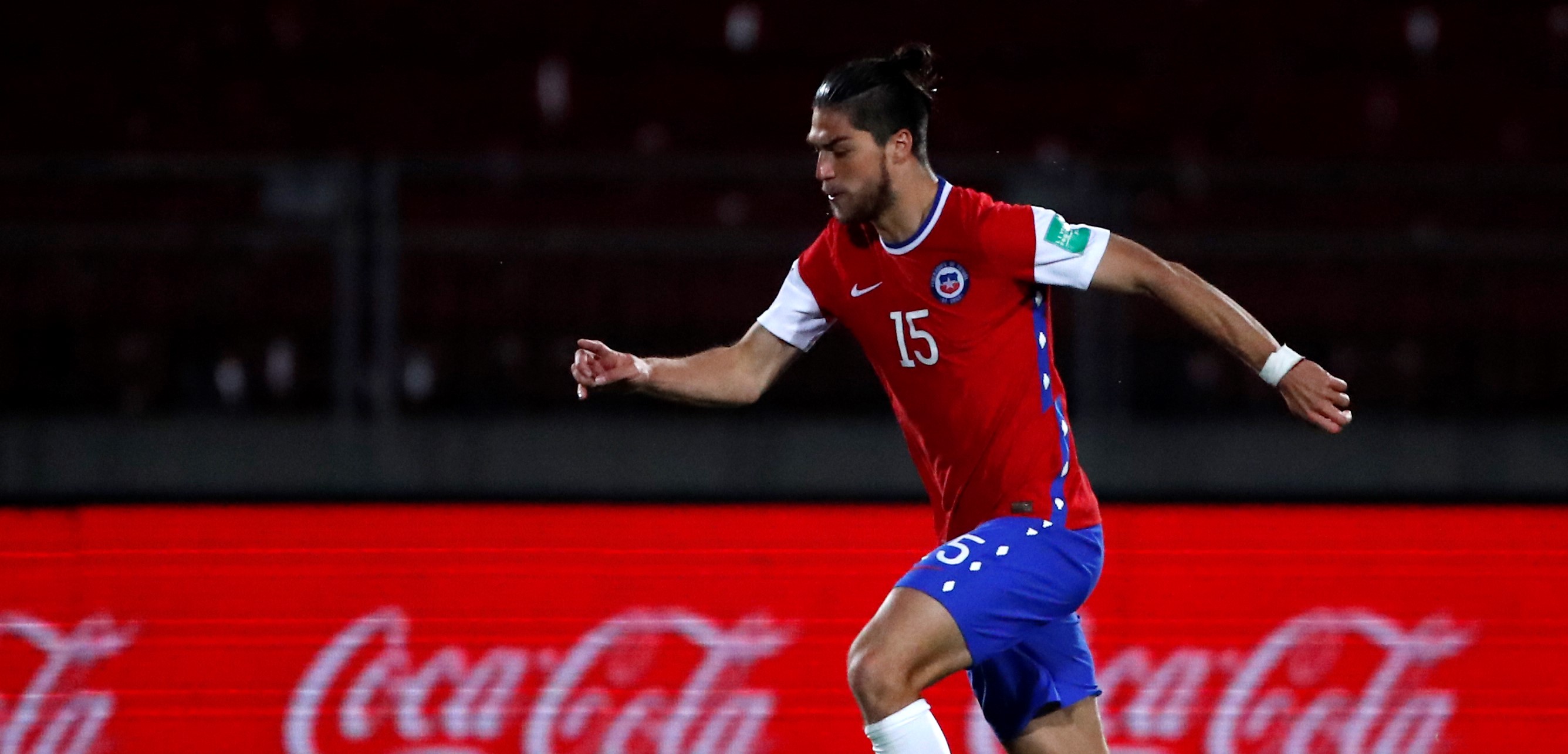 Francisco Sierralta: Lo que más quiero es seguir jugando en La Roja y agarrar confianza