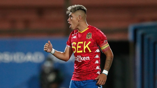 DT de Inter alabó a Carlos Palacios: Es el jugador chileno con más potencial