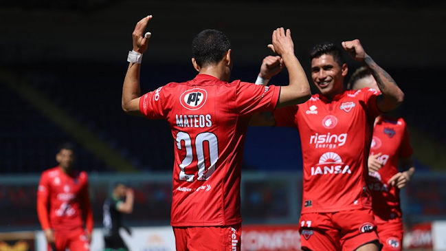 En Ñublense criticaron el mal estado de la cancha del “Nelson Oyarzún” para duelo con la UC