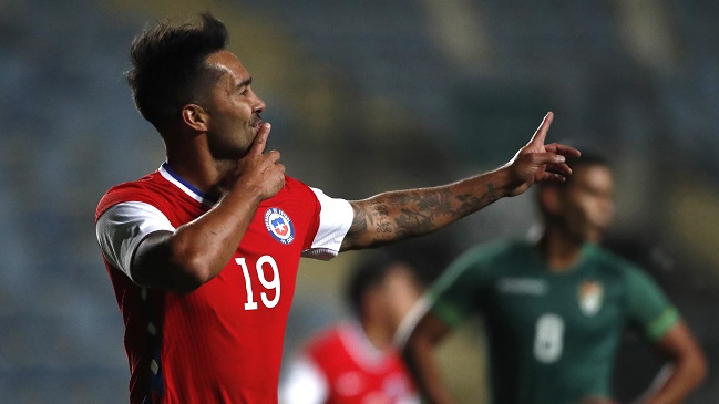 Chile dio el primer golpe ante Bolivia con zurdazo de Luis Jiménez