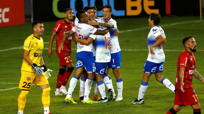 Universidad Católica inició su defensa del título con exigido triunfo sobre Ñublense