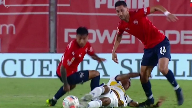 Juan Manuel Insaurralde se salvó de la expulsión tras pisotear dos veces a jugador de Boca