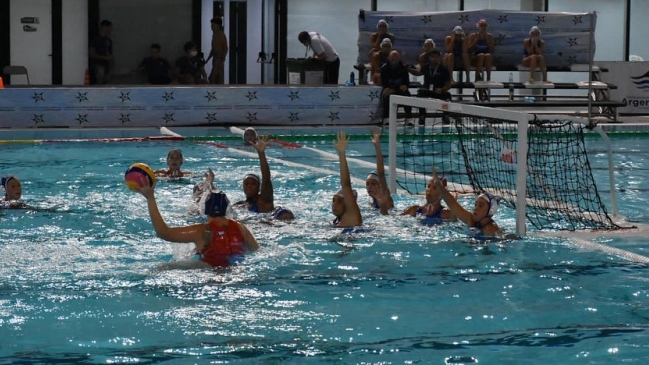 Presidente de la Federación de Deportes Acuáticos: No abandoné a la delegación en Argentina