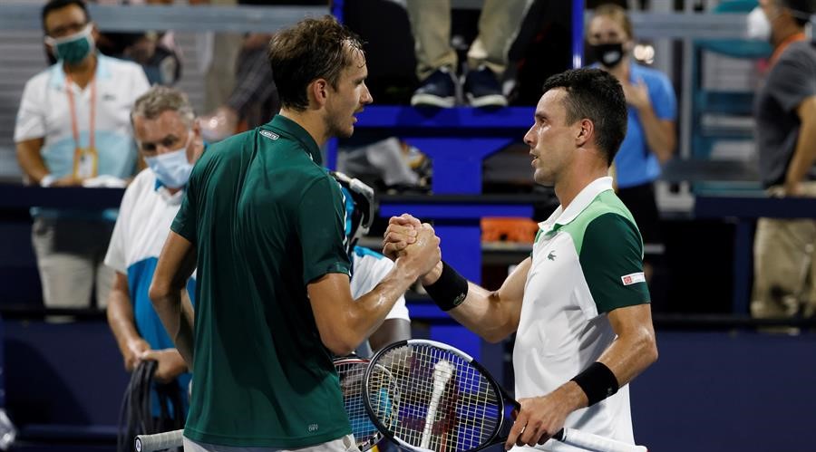 Roberto Bautista sorprendió a Daniil Medvedev y avanzó a semifinales del Masters de Miami