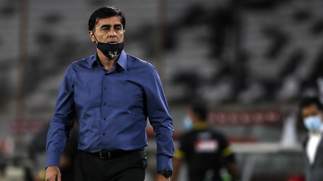 Gustavo Quinteros: No hay ningún problema en Colo Colo, se han dicho cosas falsas