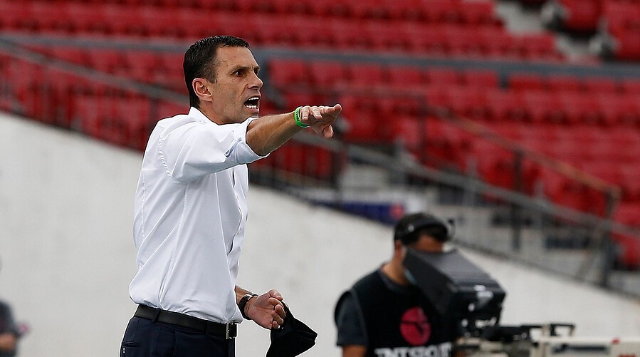 Gustavo Poyet: “A Edson Puch lo vamos a ir llevando de a poco”