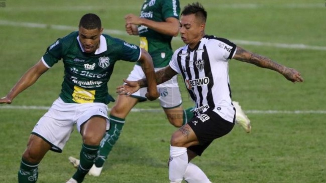 Eduardo Vargas participó en dura derrota de Atlético Mineiro ante equipo de cuarta división en Brasil