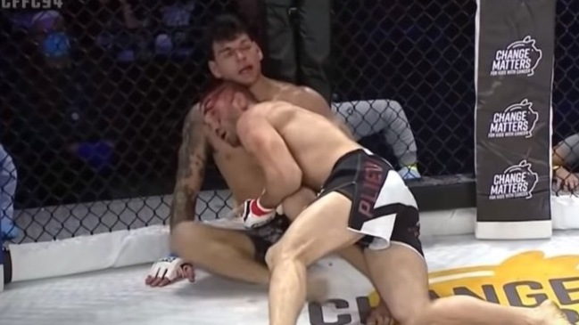 Ex luchador olímpico perdió un dedo en una pelea de artes marciales mixtas