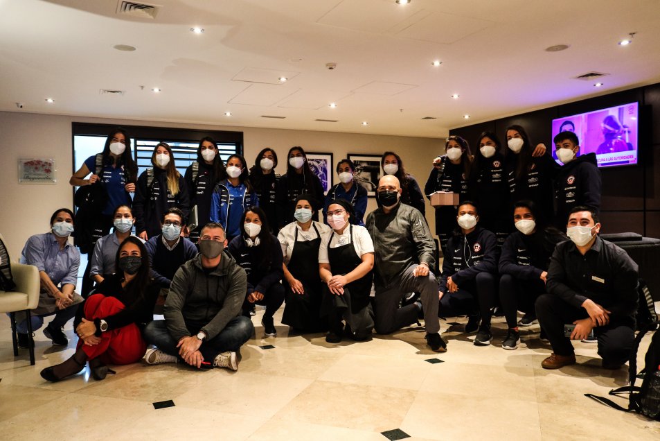 La Roja femenina llegó a Antalya para afrontar el repechaje olímpico ante Camerún