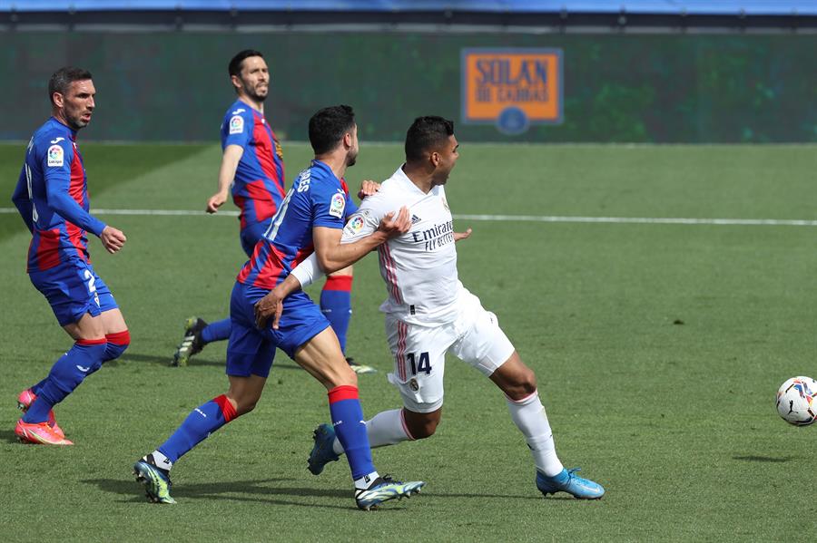 Asensio y Benzema comandaron la victoria de Real Madrid sobre Eibar en la liga española