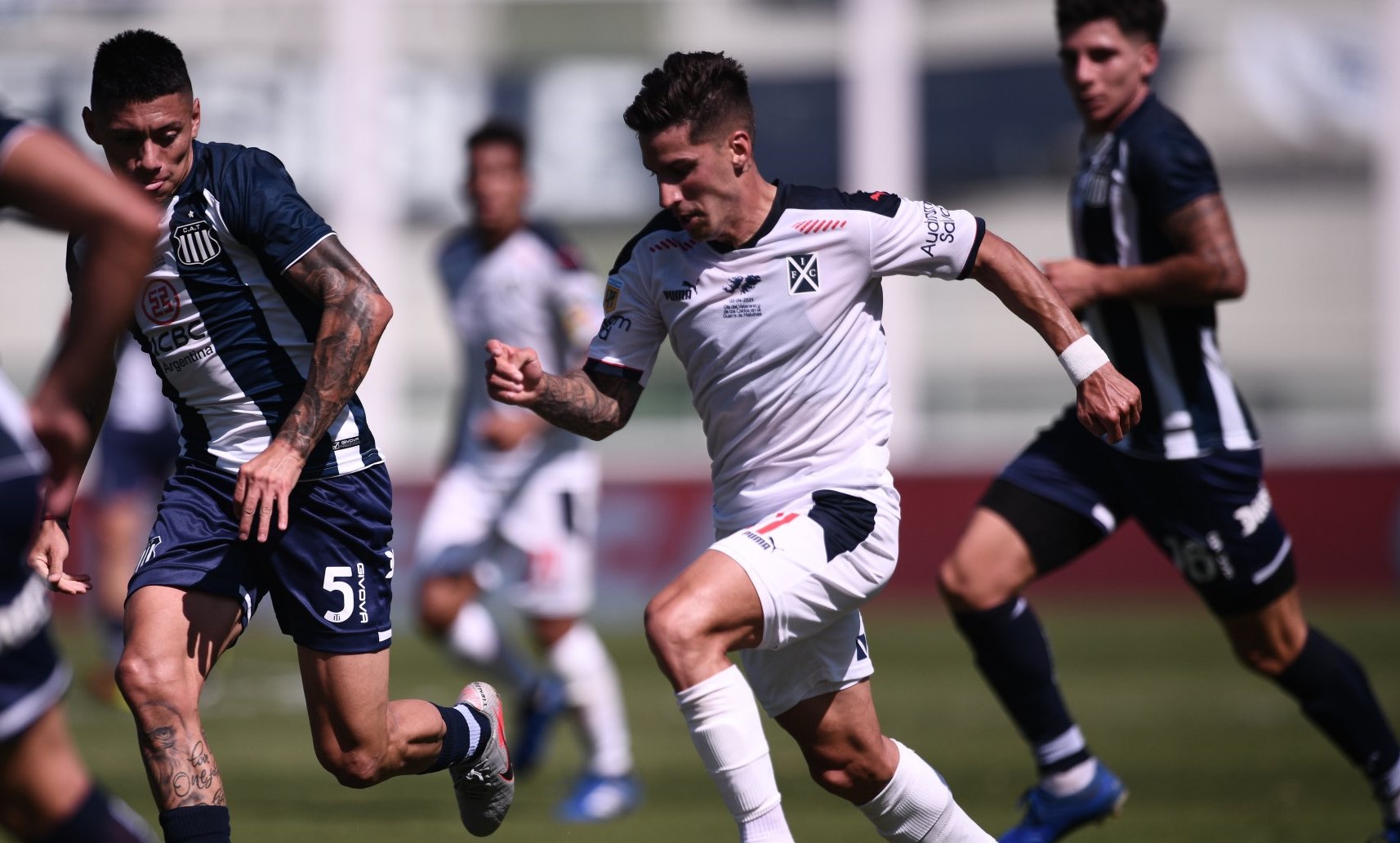 Independiente sumó su tercer partido sin ganar tras caer ante Talleres en Córdoba