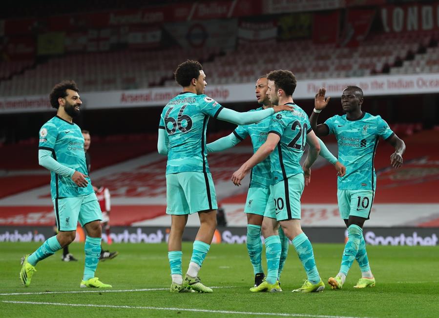 Liverpool goleó a Arsenal y llegará con la moral alta al duelo con Real Madrid en Champions