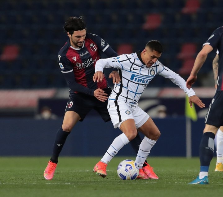 Alexis Sánchez ingresó muy activo en importante victoria de Inter ante Bologna