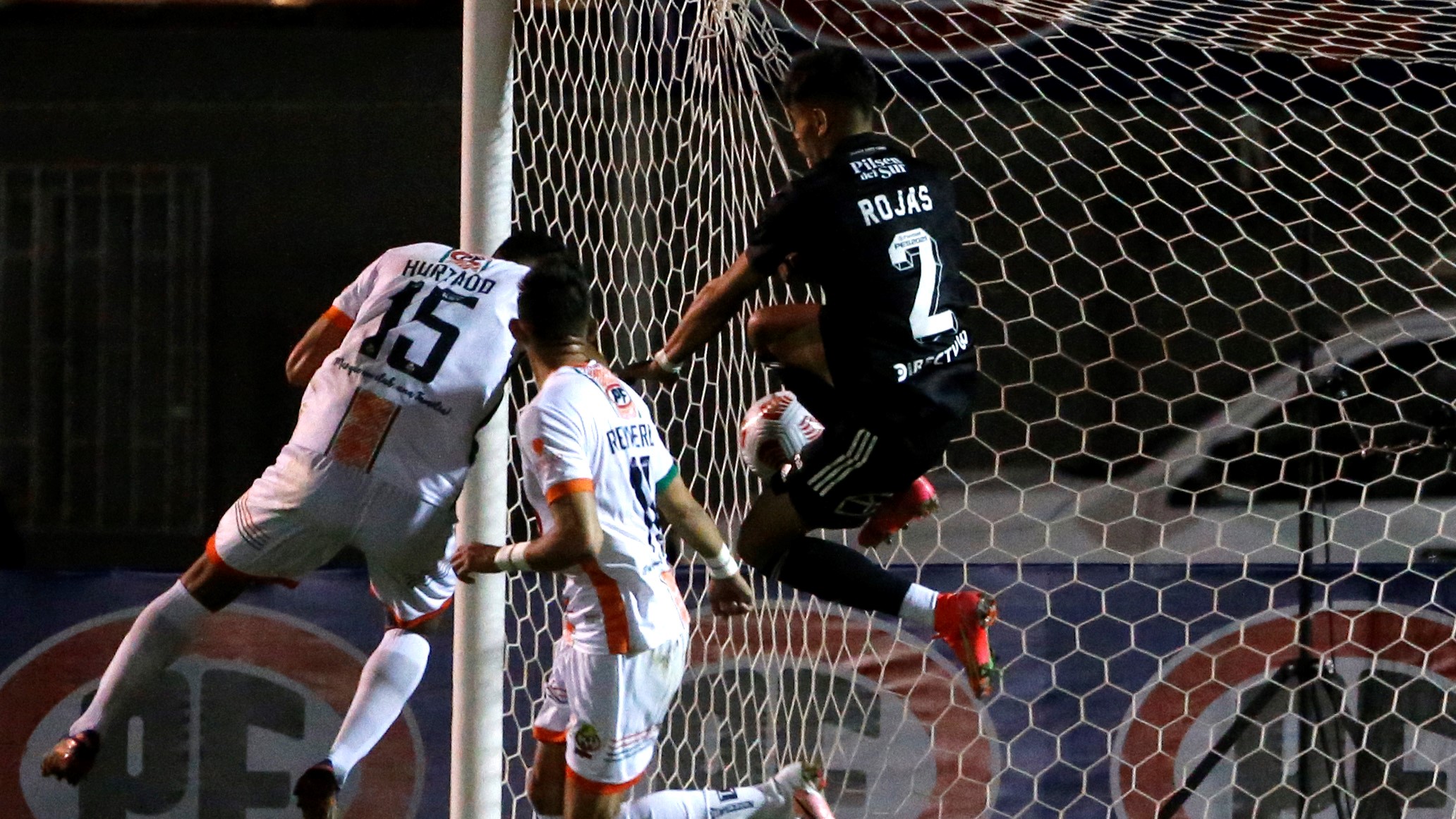 Cobresal recortó distancia ante Colo Colo con el descuento de Brayan Hurtado