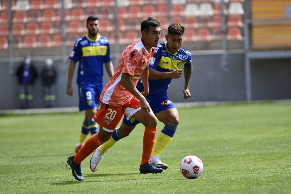 Barnechea venció en la agonía a Cobreloa a Calama y logró su primer triunfo en la Primera B