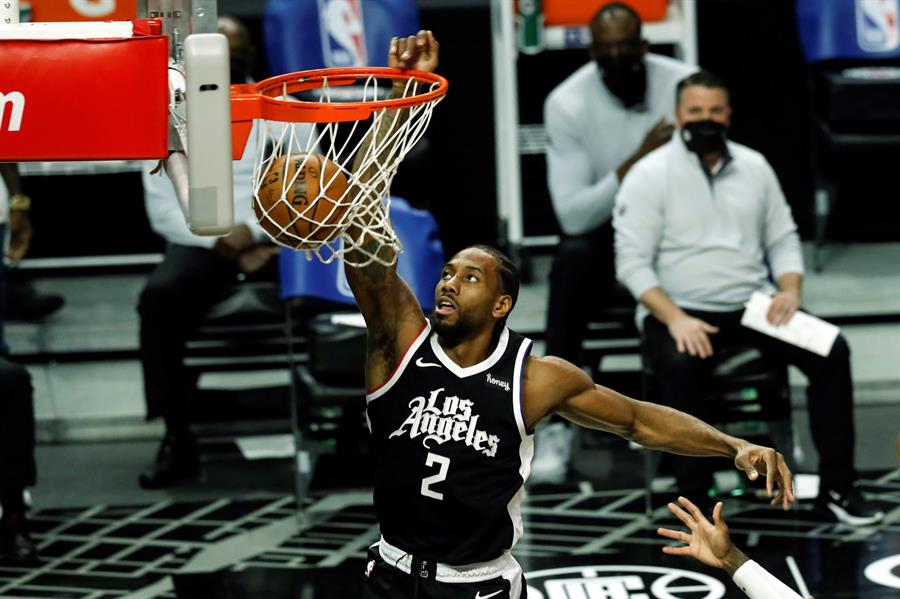 Kahwi Leonard fue figura en triunfo de Los Angeles Clippers ante Los Lakers en la NBA