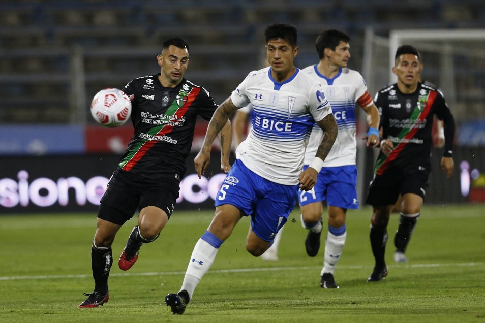 Universidad Católica aguantó la reacción de Palestino y sumó importantes tres puntos