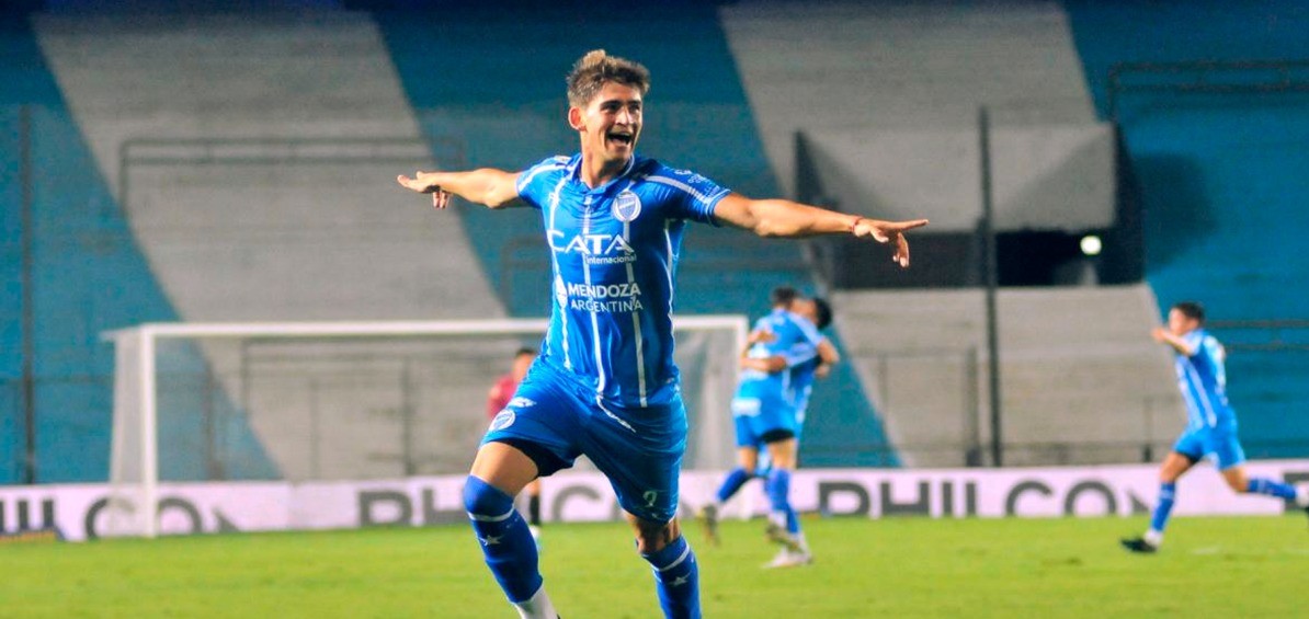 Racing de Eugenio Mena y Gabriel Arias sufrió goleada ante Godoy Cruz en Argentina