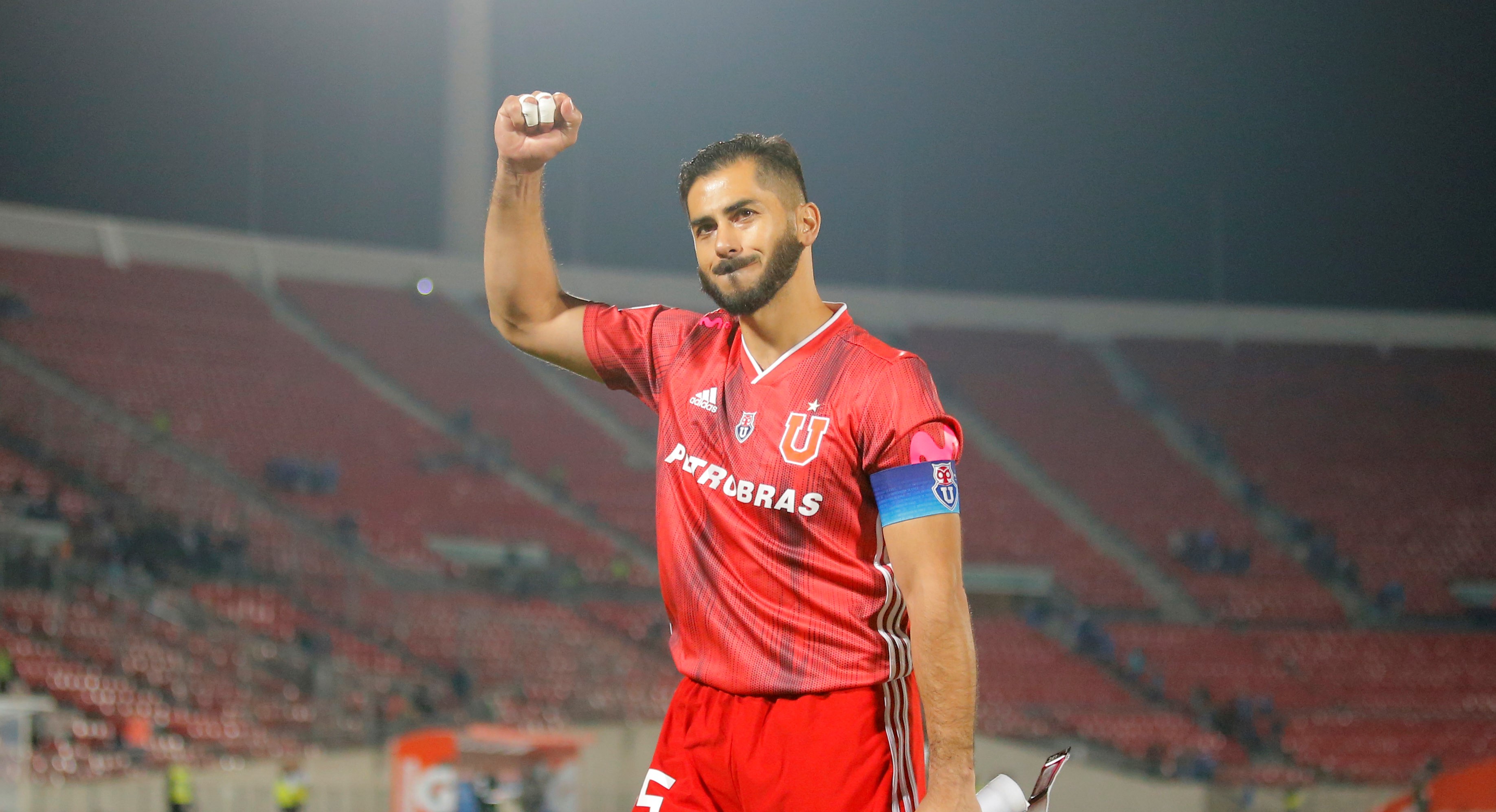 Johnny Herrera anunció su retiro del fútbol: “Definitivamente cuelgo los guantes”