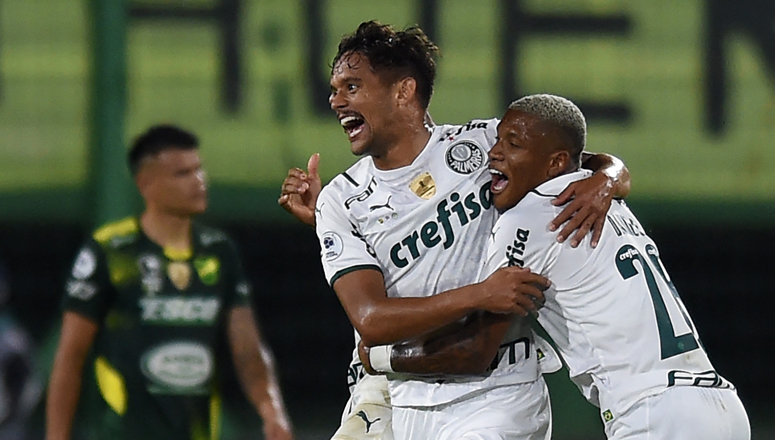 Palmeiras tomó ventaja en Argentina en triunfo ante Defensa y Justica en la Recopa Sudamericana