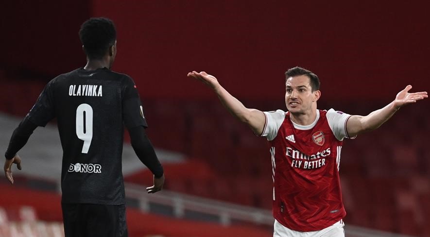 Arsenal decepcionó al ceder un empate de último minuto ante Slavia Praga en la Europa League