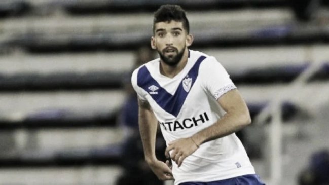 ¿Celebra Quinteros? Vélez aceptó de manera verbal la salida de Emiliano Amor