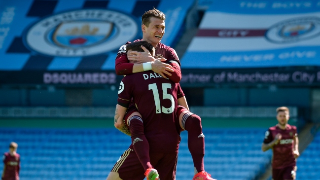 El Leeds de Bielsa sorprendió al City de Guardiola y lo venció con un jugador menos
