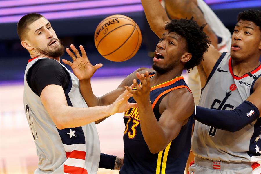 Los Clippers sumaron su cuarto triunfo en línea de la mano de George y Leonard