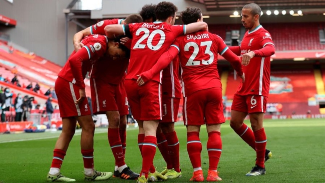 Trent Alexander-Arnold le dio a Liverpool un agónico triunfo ante Aston Villa