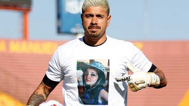 Unión Española brindó homenaje a niña que falleció tras portonazo en Huechuraba