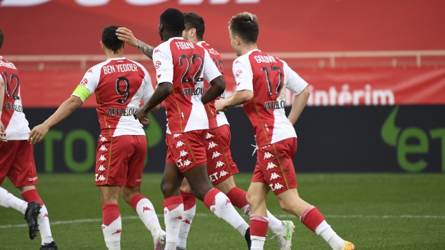 AS Monaco volvió a celebrar con Maripán en cancha y se mantuvo al paso del líder