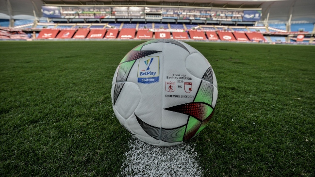 Un equipo tendrá que jugar solo con siete futbolistas por culpa del coronavirus