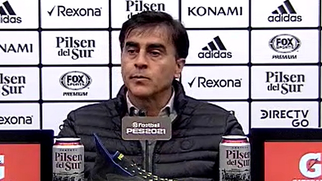 Gustavo Quinteros: Cuando te expulsan un jugador temprano, generalmente es difícil ganar