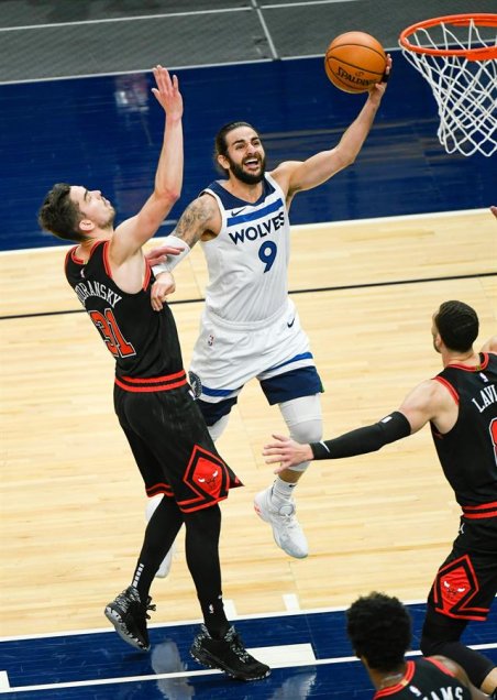 Karl-Anthony Towns sacó de perdedor a los Wolves con triunfo ante Chicago