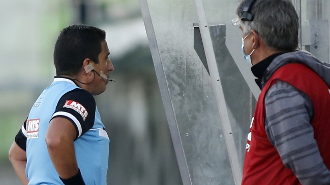 Experto aseguró que el deporte sin público aumenta la objetividad del árbitro