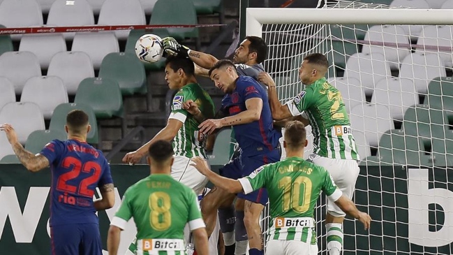 Claudio Bravo sumó nuevos elogios en España luego de duelo ante Atlético de Madrid