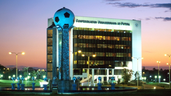 Conmebol logró donación de vacunas Sinovac para futbolistas sudamericanos