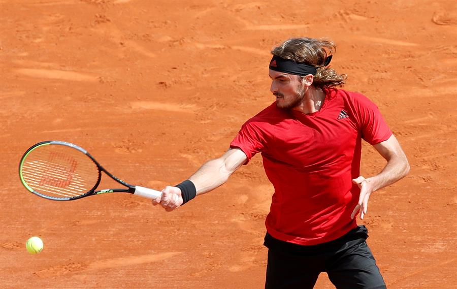 Stefanos Tsitsipas avanzó a octavos de final y espera por Garin o Milman